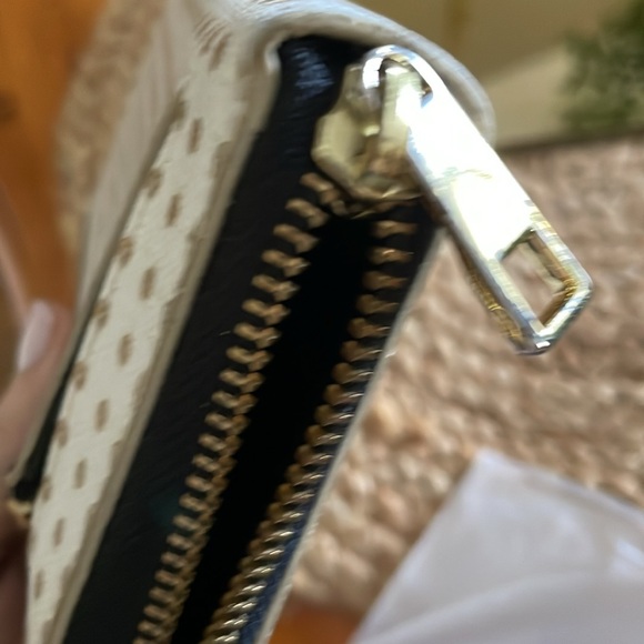 Fossil White and Gold Polka Dot Wallet - Picture 4 of 5